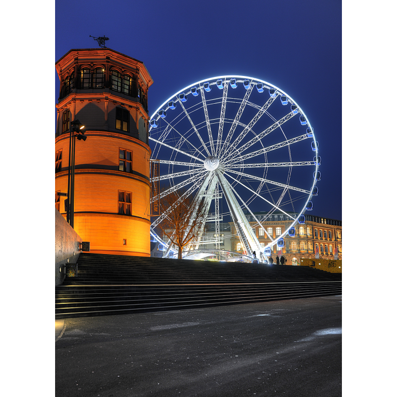 Schlossturm Düsseldorf mit Wheel of Vision